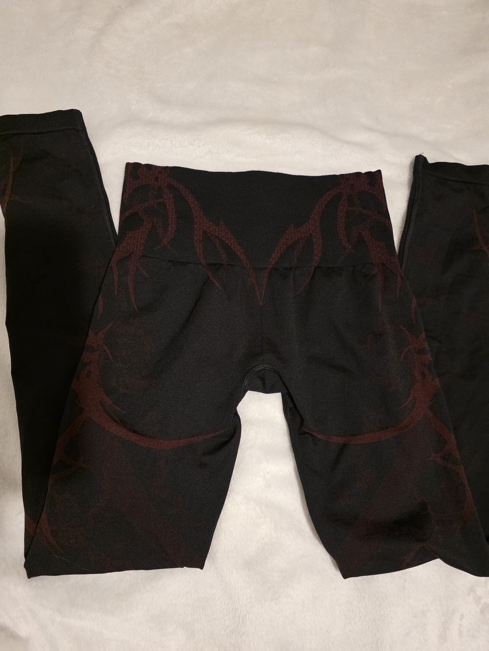 Gymshark Storm Black And Red Leggings - Picture 2 of 4